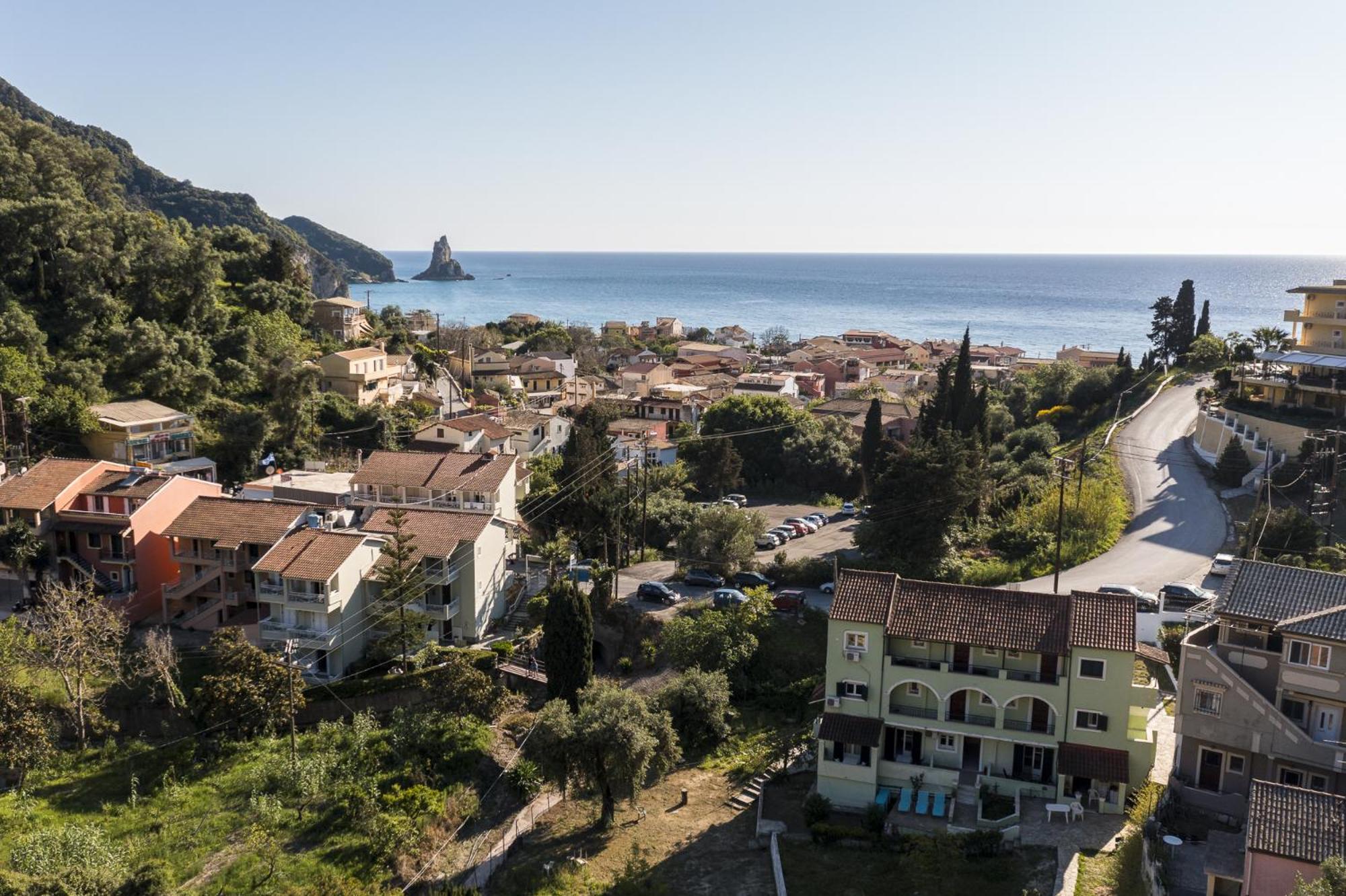 Vicky'S Apartments Agios Gordios  Exterior photo